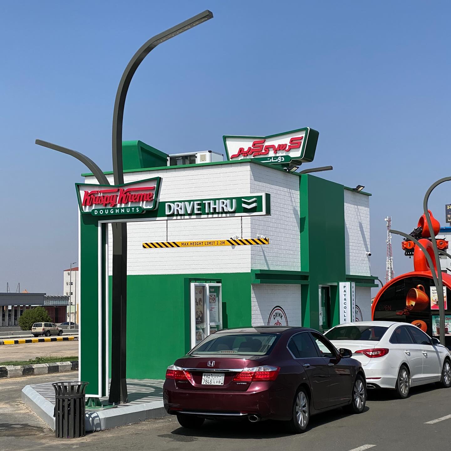 تنفيذ واجهات المحلات حس طلب العميل
