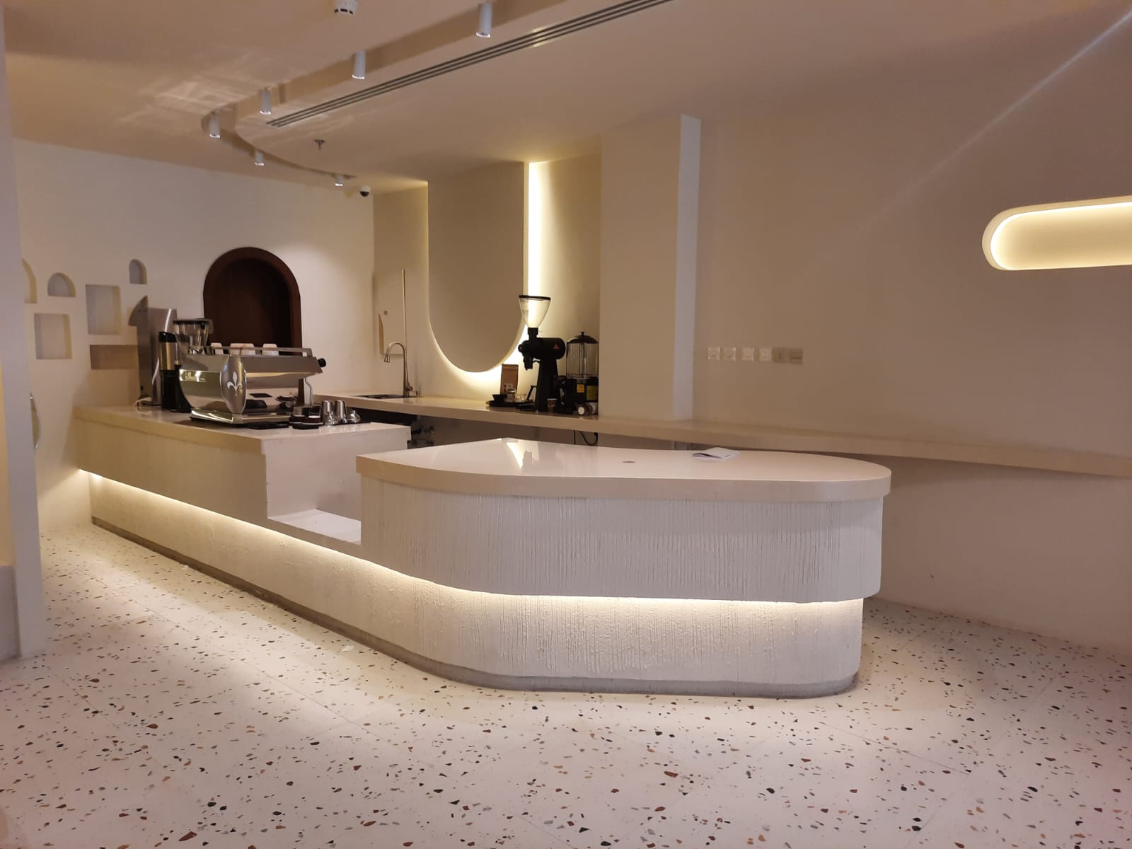 حدمات مقاولات وديكورات وتشطيبات بمدينة الرياض