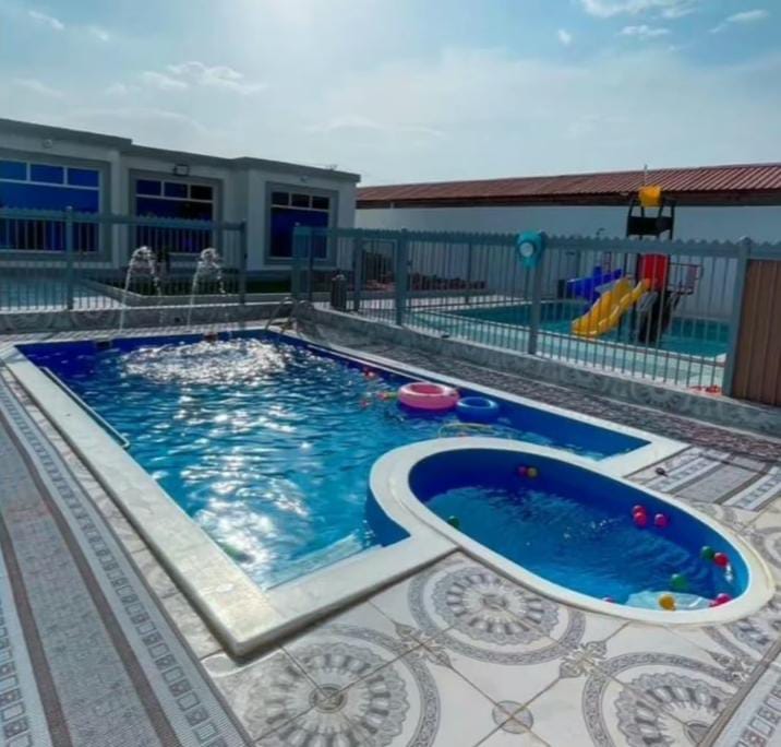 تركيب المسابح الاسكيمر والاوفر فلو والانفينيتي بالرياض